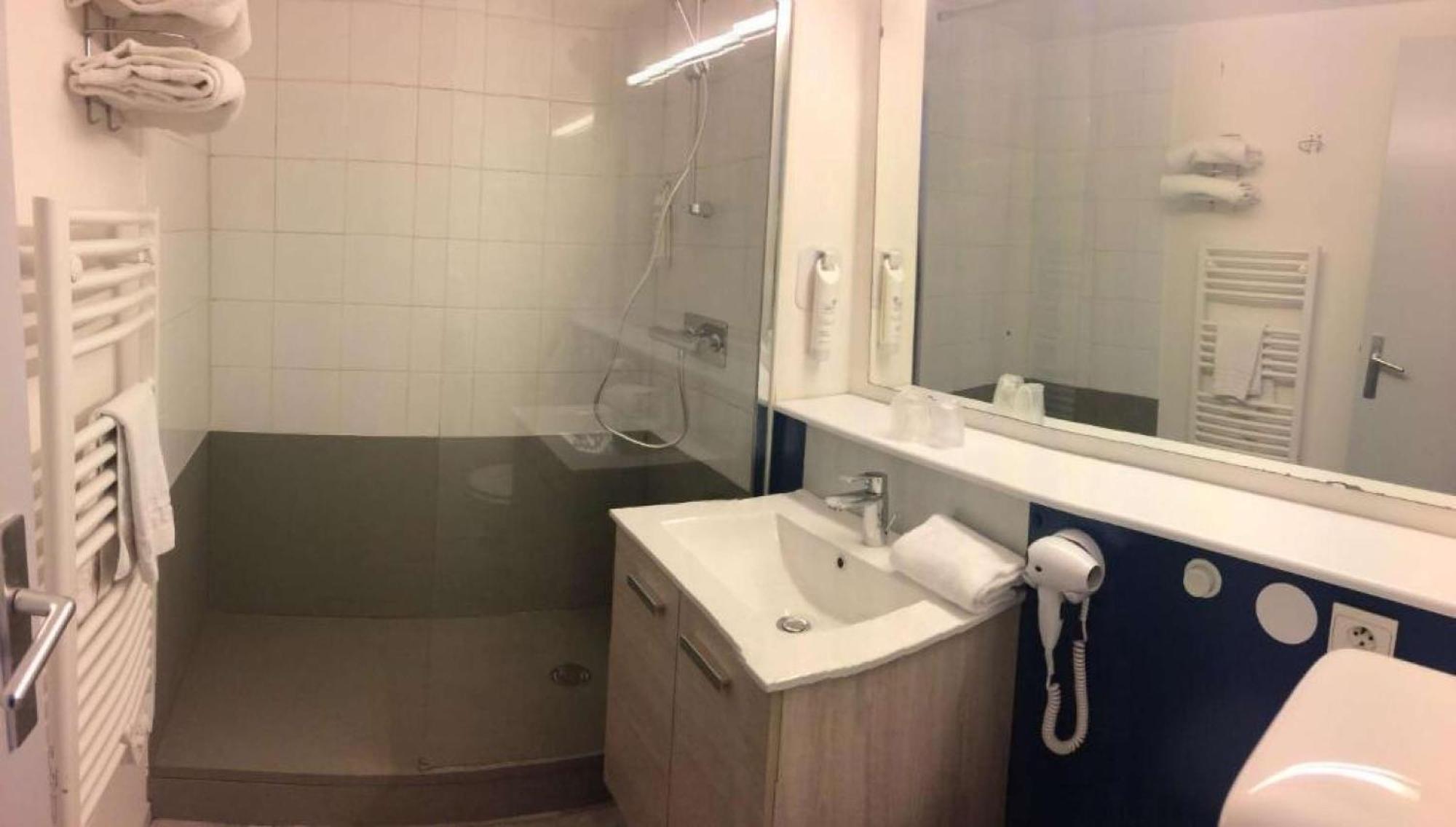 Brit Hotel Confort Morlaix Saint-Martin-des-Champs  Buitenkant foto