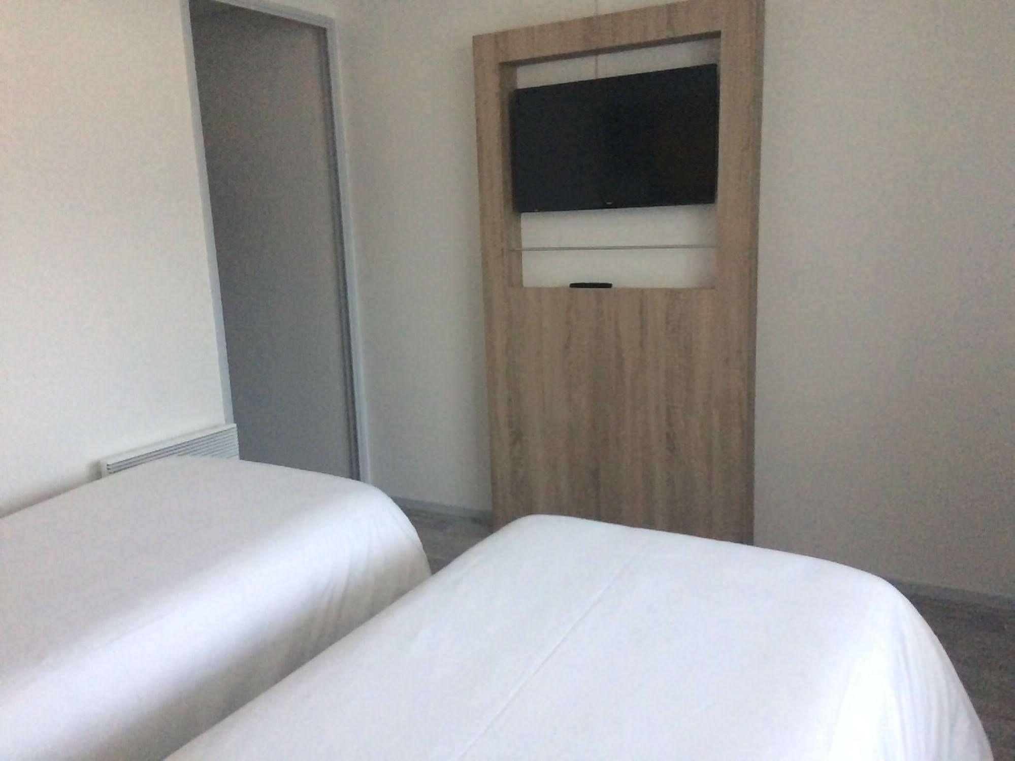 Brit Hotel Confort Morlaix Saint-Martin-des-Champs  Buitenkant foto